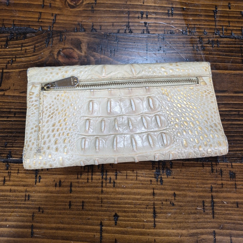 Brahmin Contour Melbourne Leather Tri Fold Wallet Chic Classic Discontinued HTF - Picture 2 of 11